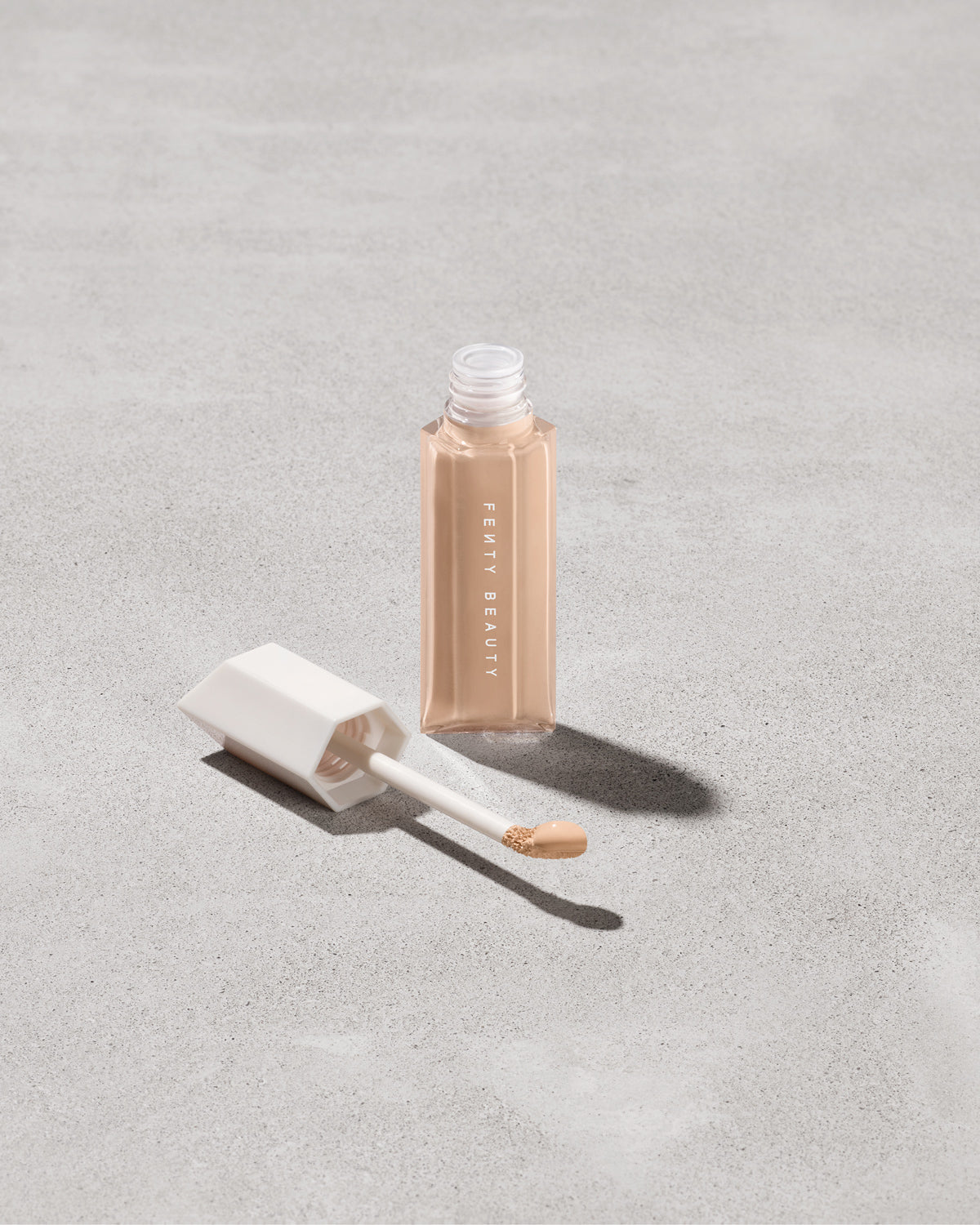 Fenty Beauty We're Even Longwear Concealer - Light Medium 200C