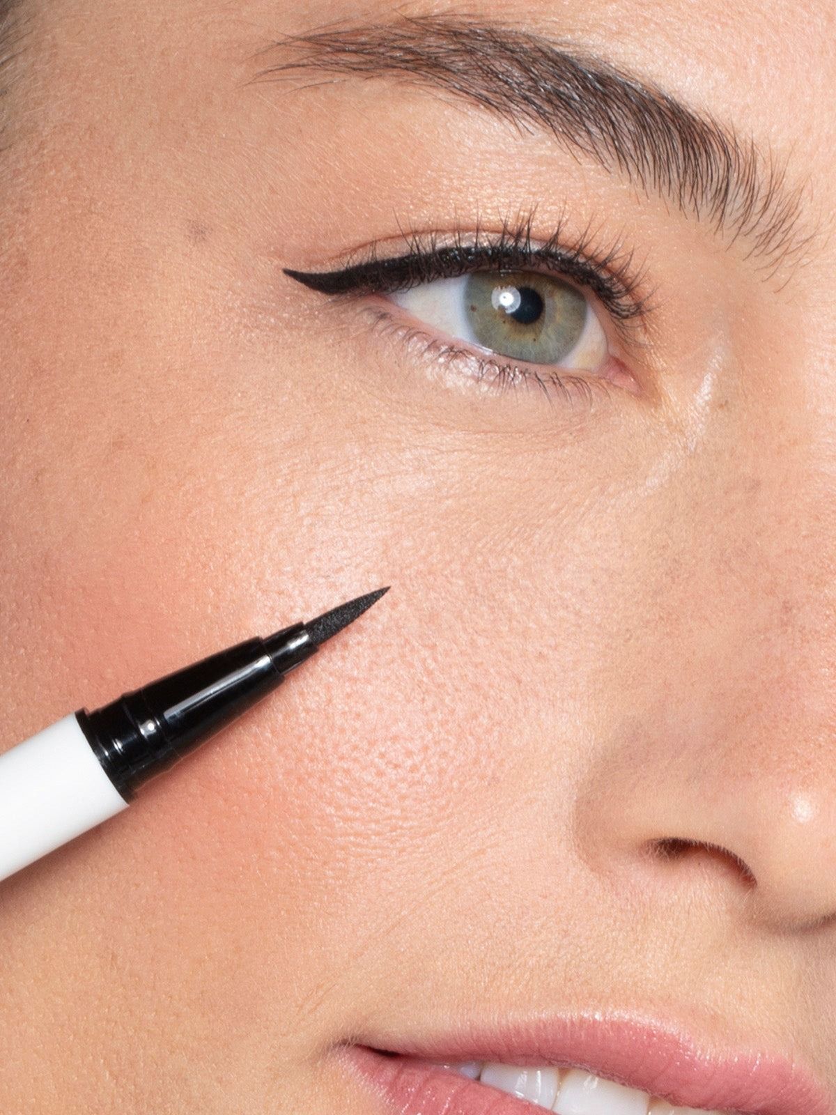ILIA Clean Line Liquid Liner foto 3