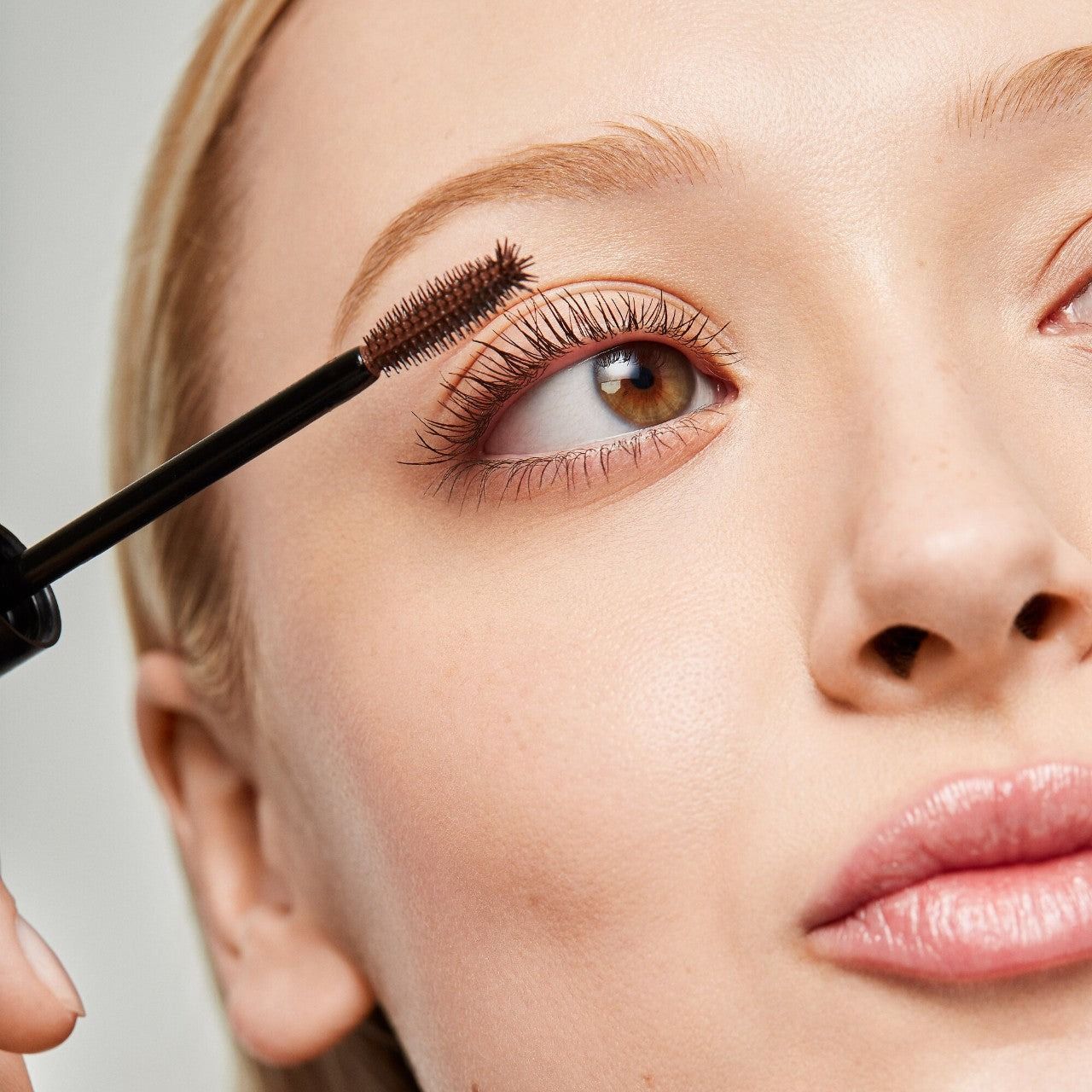 Saie Mini Mascara 101 Lengthening and Lifting foto 4