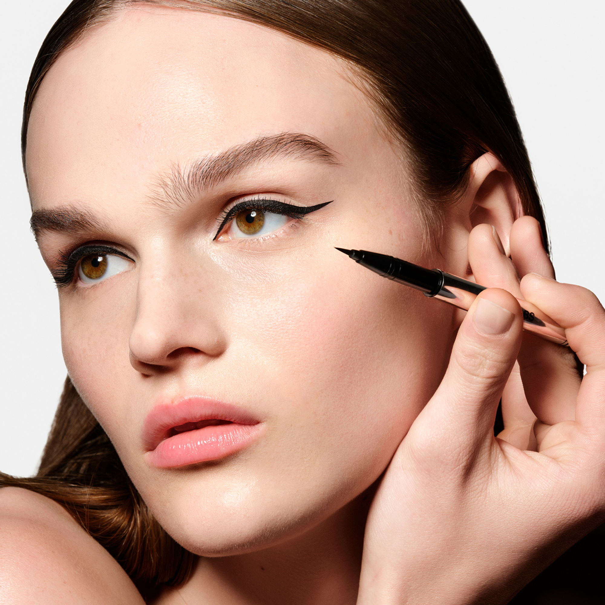 Haus Labs by Lady Gaga Clear Cut Liquid Eyeliner foto 2