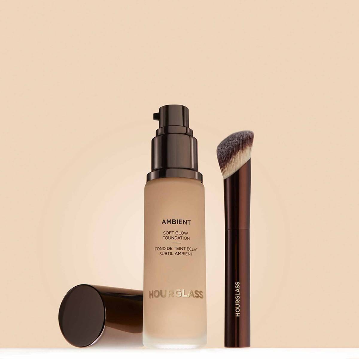Hourglass Ambient Soft Glow Foundation